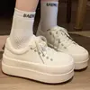 Zapatos Blancos de Plataforma de Suela Gruesa Populares de Nuanfenglai para Mujer, Nuevo Estilo Primavera 2026, Zapatos Casuales que Aumentan la Altura, Versátiles