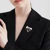 Broche de Lazo de Concha Estilo Francés Vintage para Mujer Alta Gama Corsage Moda Elegante Elegante Hebilla Antirreflejos
