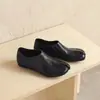 Sapatos de hoof de porco com bico dividido e textura enrugada para mulheres, sapatos slip-on baixos e planos estilo preguiçoso, estilo artístico de nicho vintage com uma sensação relaxada