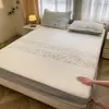 Conjunto de 3 Peças de Matelassê Jacquard de Seda de Gelo com Contas para Resfriamento de Verão com Lençol com Elástico, Lençol com Sensação Fresca, Tapete Macio Lavável com Ar Condicionado para o Verão