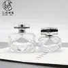 Em estoque requintado frasco de perfume de vidro em formato de diamante, frasco decantador de perfume de alta transparência e alto brilho, frasco com spray, frasco vazio portátil para água cosmética