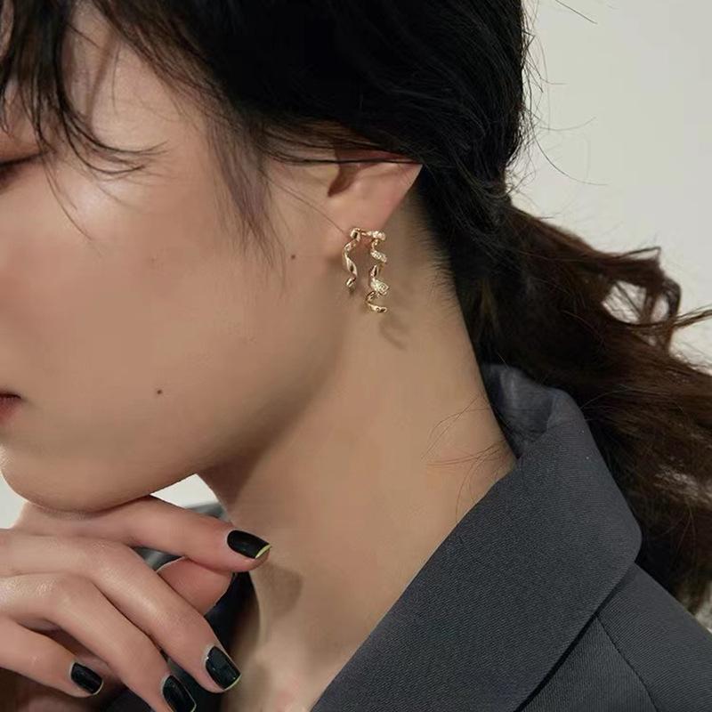 bc2701b5703445928269cd02ac1278