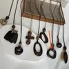 Otoño e Invierno Marrón Maillard Collar Desgastado con Borla Diseño Largo de Nicho Cadena para Suéter Accesorios Simples y Versátiles