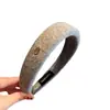 Diadema Vintage de Etiqueta Dorada de Ala Ancha para Mujer 2026 Nuevo Estilo Diadema de Alto Volumen para Lavarse la Cara, Accesorio para el Cabello Moderno y Elegante