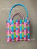 Bolso tejido de plástico hecho a mano para mujer, bolso cuadrado pequeño, multicolor opcional, cesta de compras de mano, cesta de compras para niños, descuentos por cantidad