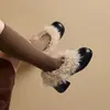 Zapatos Mary Jane retro grises de tacón grueso y peludos para mujer, nueva colección otoño/invierno 2026, con puntera cuadrada, forro de lana y diseño cálido con relleno de algodón.