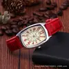 Venta caliente de comercio exterior reloj de cuarzo de moda para mujer celebridad mismo estilo celebridad de internet retro reloj cuadrado pequeño para hombre rojo en línea entrega en una sola pieza