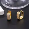 Pendientes de Lujo Ligero y de Gama Alta en Forma de U Completamente Incrustados con Diamantes Estilo Caliente Transfronterizo Cobre Incrustado Circonita Chapado en Oro de 18 Quilates Pendientes Cuadrados de Moda