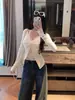Camiseta de renda patchwork estilo coreano com gola halter e manga longa para mulheres, novo modelo de outono, top curto torcido falso de duas peças para meninas da moda