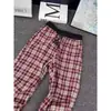 Pantalones a cuadros rojos retro americanos para hombre, estilo otoño, plisados, pantalones a cuadros de color contrastante, pierna recta, pantalones largos ligeramente acampanados