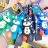 Llavero Famoso en Internet de Oso Fresa Lindo Juguete de Moda Colgante de Muñeca Llavero de Coche Decoración Regalo