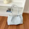 2026 Nova Bolsa Tote de Grande Capacidade Nicho Casual Versátil Verão Bolinhas Estilo Relaxado Ombro Único Transversal Bolsa Tendência