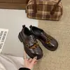 Mocassins com cadarço e estampa de leopardo para primavera e outono de 2026, novo estilo feminino, que aumenta a altura, versátil, preto, com sola grossa, estilo britânico, marrom