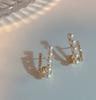 Brincos de design de sentido de alta qualidade Fritillary branco, diamante de luxo leve 2024, novos brincos de nicho requintados, brincos femininos