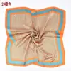 Bufanda Cuadrada Pequeña de Imitación Seda con Estampado de Cuadros Pequeños Estilo Retro de Moda para Mujer 70 cm