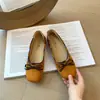 Sapatos de vovó wawa verão plus size confortáveis versáteis estilo pequeno Chanel sapatos de salto único bonitos estilo gentil slip-on retrô novo estilo
