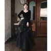 Vestido de Noche Negro 2026 Nuevo Estilo Banquete Manga Larga Francés Lujo Ligero Nicho Gama Alta Anfitrión Terciopelo de Seda Vestido Formal
