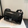 Bolso cruzado de cuero encerado, Bolso pequeño de moda para el antebrazo para mujer, Nuevo 2026 Vintage Versátil Popular Bolso de hombro para el día a día