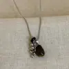 Colar Inspirado em Design para Mulheres, Nicho Retrô, Luxo Leve, Corrente de Pescoço Moderna e Versátil, Corrente de Clavícula