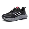 Sapatos para Idosos Zhang Kaili Femininos Novos Antiderrapantes Sapatos de Pai para Meia-Idade e Idosos Confortáveis Esportivos Leves com Sola Macia Sapatos de Caminhada para Mãe