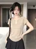 Camiseta fina de manga corta con cuello en V estilo retro coreano para mujer, temperamento único de verano, estilo old money, top de punto adelgazante y casual