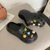 Nuevos zuecos de verano para exteriores con suela gruesa para mujer, de punta cerrada, antideslizantes, resistentes al olor, cómodos para los pies, sandalias de verano de moda para mujer