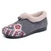 Sapatos Femininos Personalizados, Novo Estilo de Inverno, Sapatos Casuais de Tecido Old Beijing com Forro de Lã, Sapatos Bordados Macios para Mãe, Sapatos de Algodão Quentes Antiderrapantes