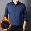 Camisas Masculinas Quentes Populares de Inverno Camisas Casuais de Negócios Masculinas de Veludo Espessado com Caimento Camisas de Manga Longa Totalmente Sem Costura para Homens