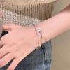 Pulsera de estrella apilada de doble capa para niñas, pulsera exquisita de nicho de lujo ligero para mujer, pulsera de acero de titanio, para novias, estudiantes, popular en línea