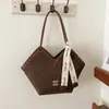 Bolsa tote de design vintage de nicho de grande capacidade transfronteiriça, bolsa de ombro para o dia a dia, bolsa de axila estilosa, simples e moderna para o dia a dia