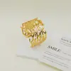 Pulsera de Coral Hueco Transfronteriza Europea y Americana, Pulsera Dorada Ancha Abierta para Mujer, Pulsera de Diseño de Nicho de Lujo Ligero Estilo Europeo y Americano