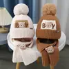 Nuevo conjunto de sombreros BOY de comercio exterior para otoño e invierno, gorro de lana para niños, gorro de punto con letras para niñas, sombrero y bufanda bordados para niños