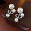 Aretes de Aguja de Plata con Incrustaciones de Perlas Nariz de Cerdo con Diamantes, Modernos y Versátiles, Aretes Estilo Retro, Lujo Accesible Francés y Aretes de Alta Gama