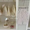 ¡El Brillo Blanco de Col para Bebé En! Conjunto de Dos Piezas Original para Niñas: Cárdigan con Capucha de Fruta del Dragón y Pantalones Rectos de Puntos