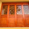 Puertas y ventanas de estilo antiguo chino de talla de madera de Dongyang, puertas y ventanas de celosía de madera maciza, puertas de madera de templo, celosías de ventana de flores, mamparas, puertas de madera tallada