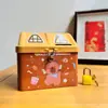 Cofrinho Criativo Infantil Armazenável e Recuperável, Design Cartoon Anti-Queda, Presente para Estudante com Cadeado, Cofrinho de Ferro de Grande Capacidade