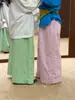 Verão 2026 Novo Estilo Coreano Calça Casual Solta Infantil para Meninos e Meninas, Calça de Perna Larga Listrada Leve Confortável Tendência