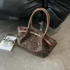 Bolso tote de axila con estampado de leopardo y pliegues retro para mujer, nueva colección otoño 2026, bolso de mano de moda niche, bolso de hombro para el día a día