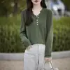Camiseta básica de punto versátil y sencilla 100% algodón para mujer, top de punto puro con cuello en V semiabierto, top fino de manga larga de otoño para mujer