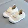 Zapatos Nuevos de Malla Hueca para Caminar de Bebé Niño, Zapatos para Bebé Niña, Zapatos Infantiles Transpirables Suaves Antideslizantes de Tejido Volador para Primavera y Otoño