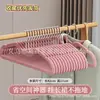Cabides aveludados, antiderrapantes e que não marcam, para organização e armazenamento, especializados para organização de guarda-roupas, uso em quartos, previne vincos nos ombros, varal para guarda-roupas, suporte para roupas