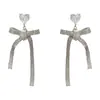 Pendientes retro franceses simples de corazón de circón con lazo de metal, pendientes elegantes, de lujo ligero, dulces y versátiles para mujer