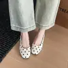 Novos Sapatos Rasos Vintage de Bolinhas para Mulheres Outono 2026, Estilo Coreano Bico Quadrado Boca Rasa Salto Oculto Sapatos da Moda para Combinar com Saias