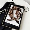 Nuevo Pañuelo de Seda Plisado Transfronterizo para Mujer con Estampado de Leopardo Turbante Estampado Cachemira Pañuelo de Satén Pañuelo Pañuelo Cuadrado de 70cm