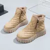 Novas Botas de Neve Femininas Inverno com Forro de Lã Resistentes ao Frio Quentes Sapatos Femininos Fashion Versátil Solado Plataforma Botas Médias Pequenas Curtas Botas Femininas