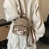 Mochila Gatinho Xadrez Retrô Fofa Feminina 2026 Nova Moda Versátil Leve para o Dia a Dia Viagem Mochila Pequena