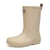 Botas de chuva da moda para pais e filhos, de cano médio, unissex para crianças e pré-adolescentes, impermeáveis e antiderrapantes, adequadas para atividades ao ar livre e caminhadas