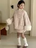 Conjunto de Ropa de Año Nuevo para Niñas Peces Rojos Pequeños 2026 Invierno Nuevo Estilo Chino Nuevo para Niños Conjunto de Dos Piezas de Abrigo de Lana