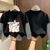 Camiseta de manga larga para niña, nuevo estilo primavera/otoño 2026, base infantil moderna y linda, conjunto de otoño de algodón puro, top tipo dos piezas