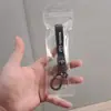 Venta al por mayor de llaveros populares para coche y llaveros de alta gama para motocicleta, perfectos como accesorios decorativos y pequeños regalos para exportación